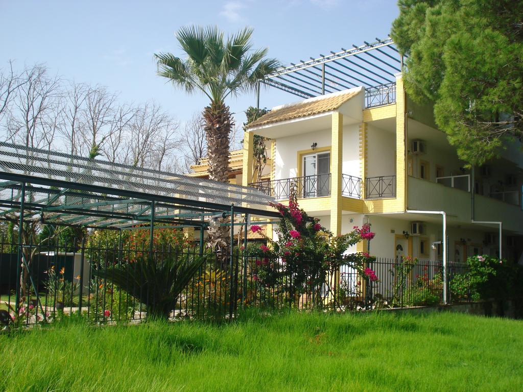 Iron House Apartment Agios Georgios  Exterior photo